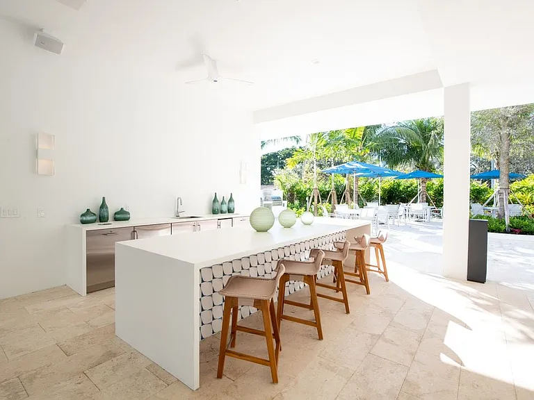 Outdoor kitchenette