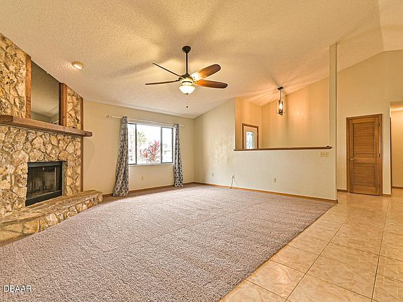 5th image of 984 Sandle Wood Dr