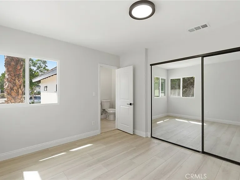 19649 Friar St — Photo 19