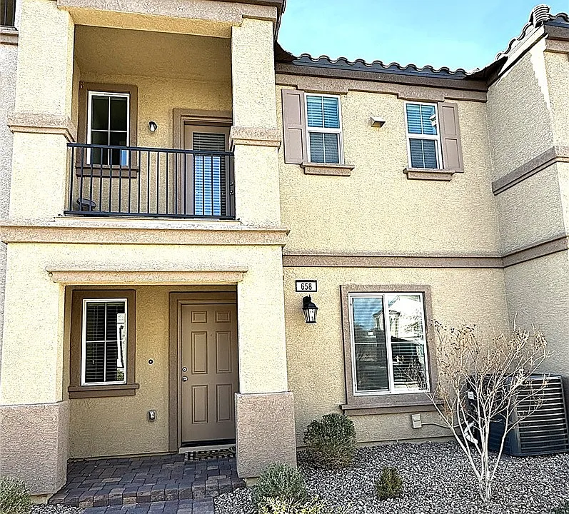 658 Anemone Ln