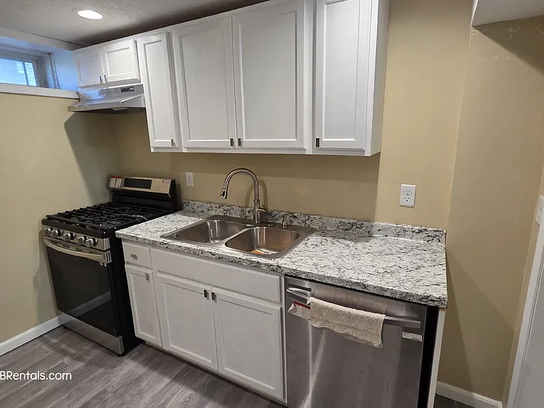 871 Saint Clair Ave #3 — Photo 10