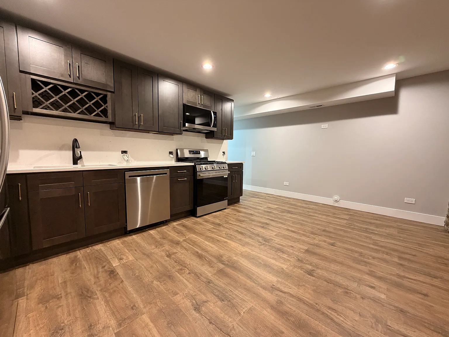 2 bed, $1,795 — Photo 2