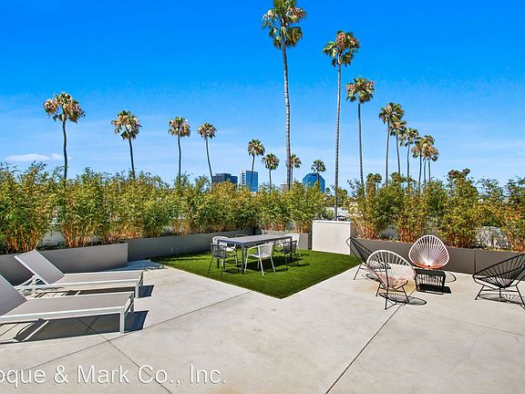 3rd image of 3008 Santa Monica Blvd #310