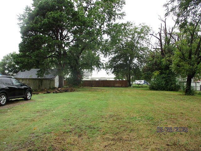 2nd image of 403 Nebraska Rd #F
