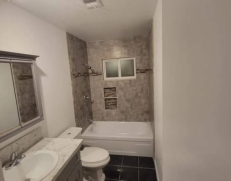 1679 N Alice Ave — Photo 3