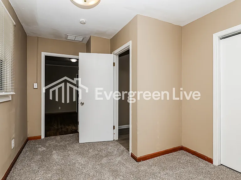 4 W William Dr — Photo 11