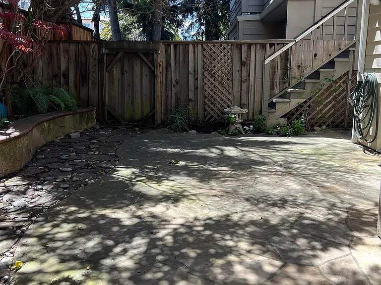 363 N Rengstorff Ave #13 — Photo 18