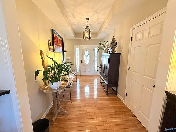 4th image of 154 Lake Ridge Ln