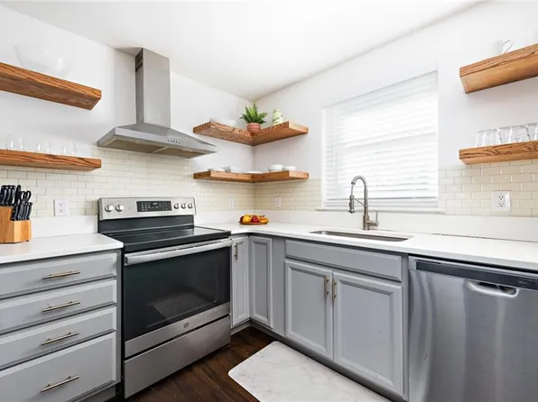 70 Carroll Ave Unit 712, Newport, RI 02840