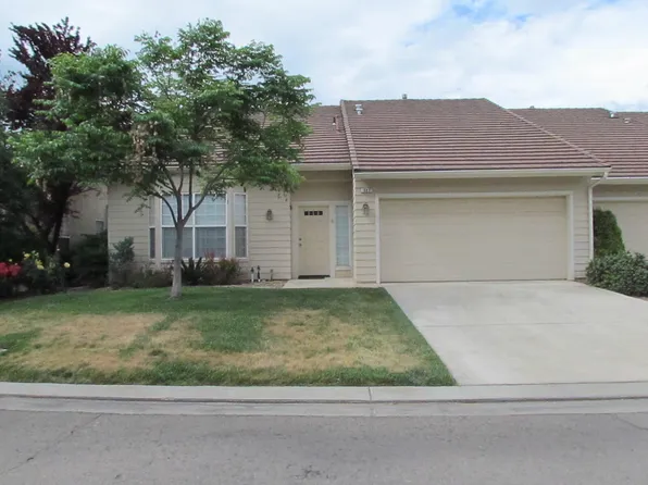 337 Village Drive, Dinuba, CA 93618