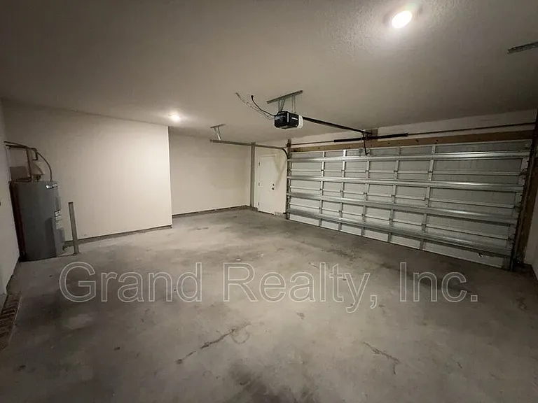5033 Peach Dr — Photo 19
