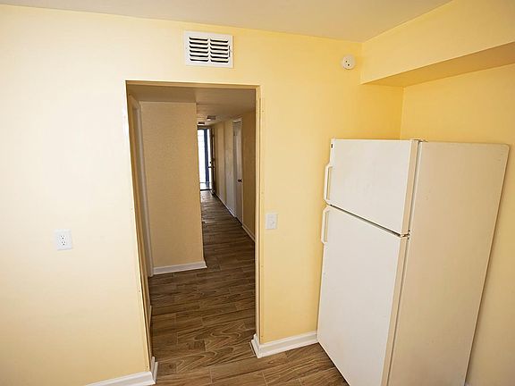 2nd image of 849 30th St W #2