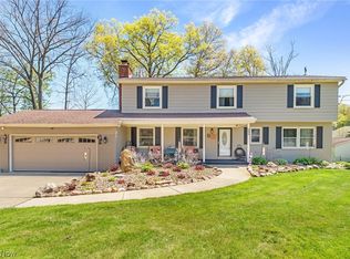 690 Deerwood Dr, Tallmadge, OH 44278
