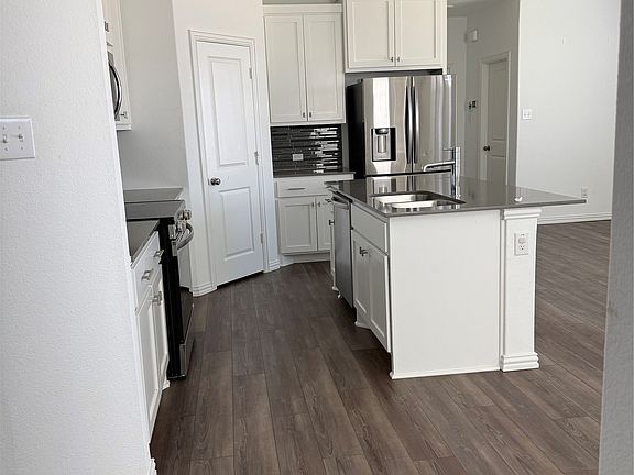5th image of 5123 Community St