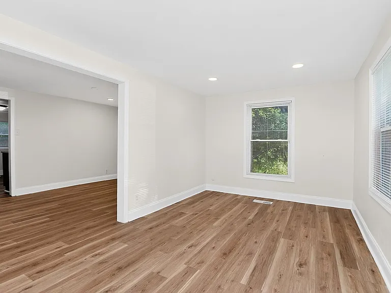 2958 Reid Ave — Photo 6