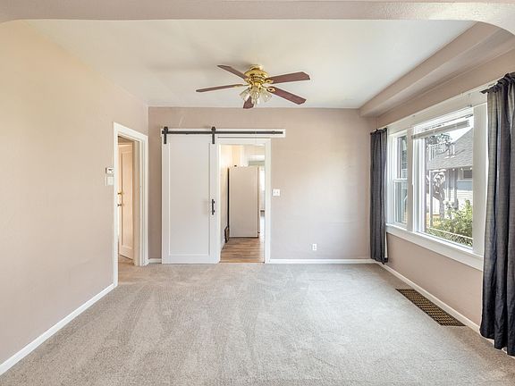 3rd image of 824 E Gordon Ave