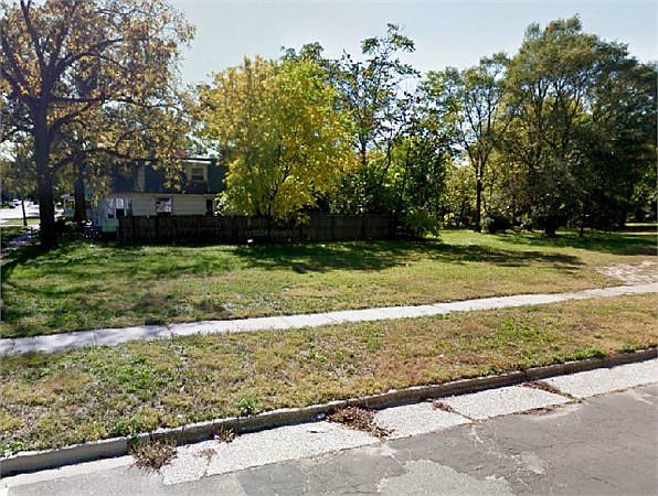 2nd image of 1435 Park St