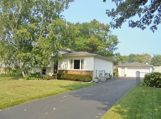 921 Kimberly Ln, Winthrop Harbor, IL 60096