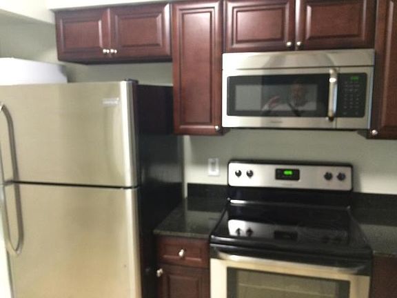 4th image of 1408 The Pointe Dr