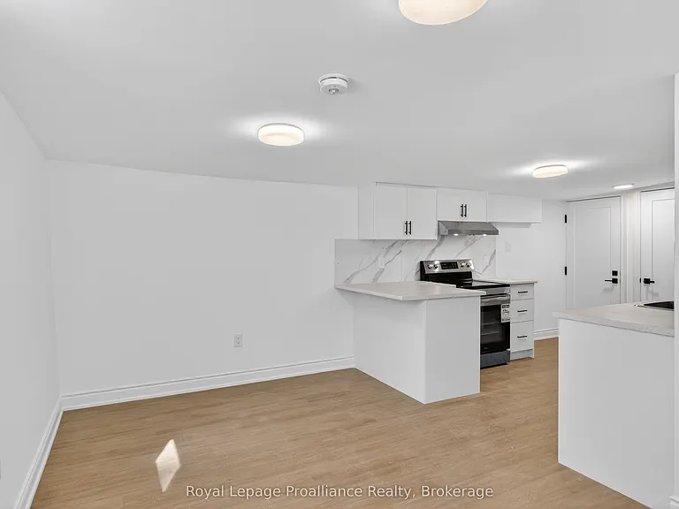 171 Hazlitt St #5 — Photo 6