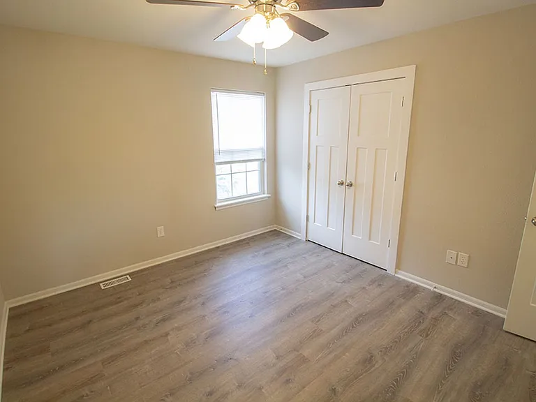 1401-1403 Bodie Dr — Photo 57