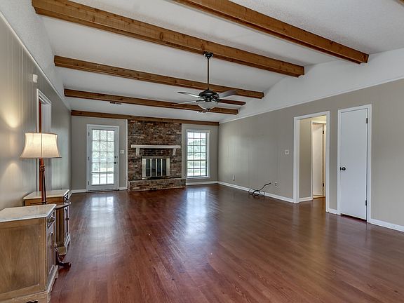 4th image of 13595 Apple Ln