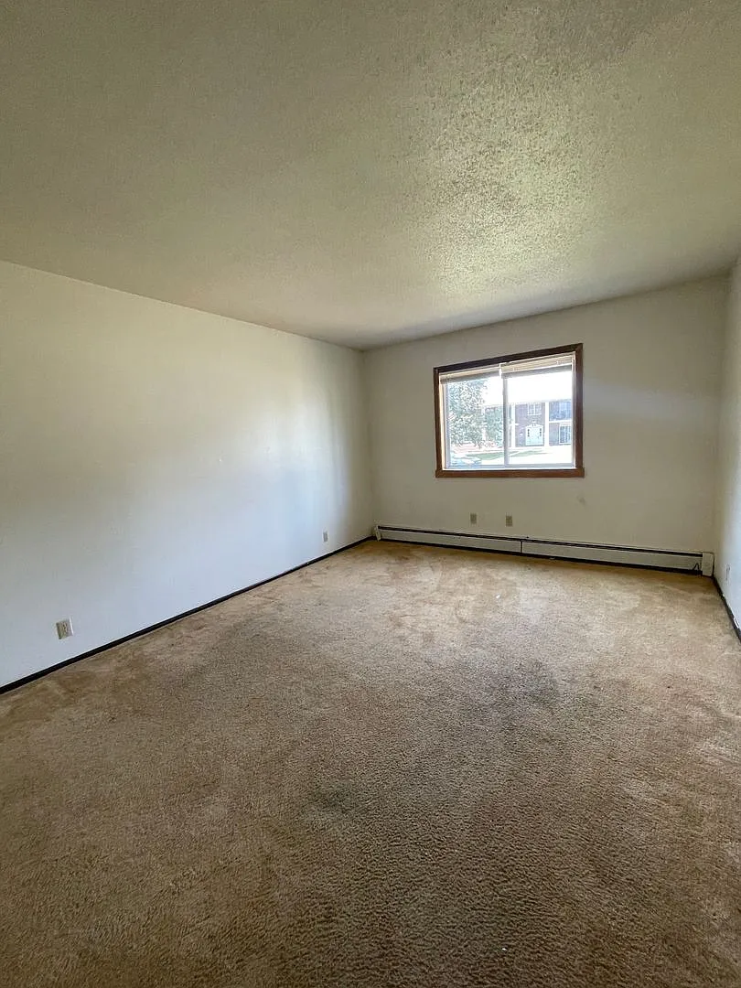 791 Russell Rd — Photo 4