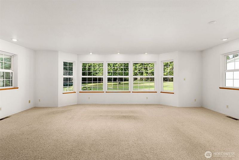 3rd image of 570 Wynooche Valley Road