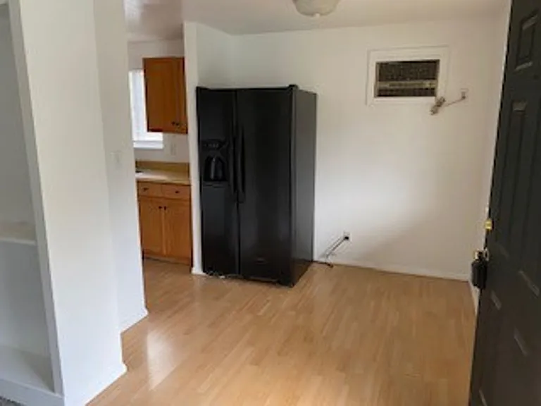 801 W Heather Ln — Photo 3