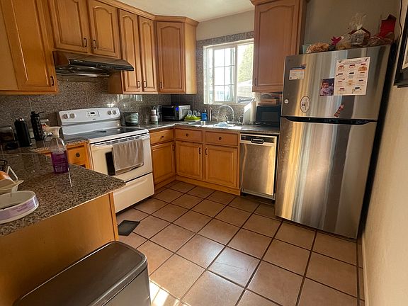 5th image of 225 4th Ave APT 1