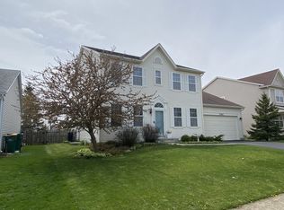 2762 Moraine Valley Rd, Wauconda, IL 60084