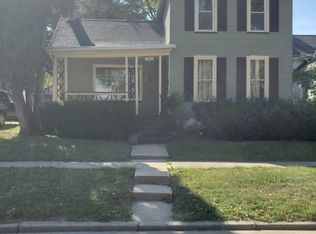 743 E Center St, Freeport, IL 61032