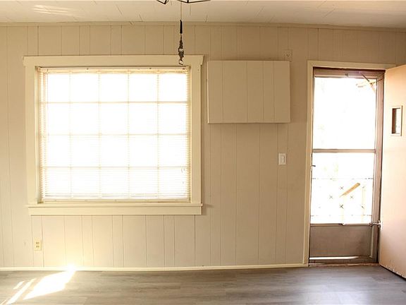 3rd image of 3014 Dirr Ave