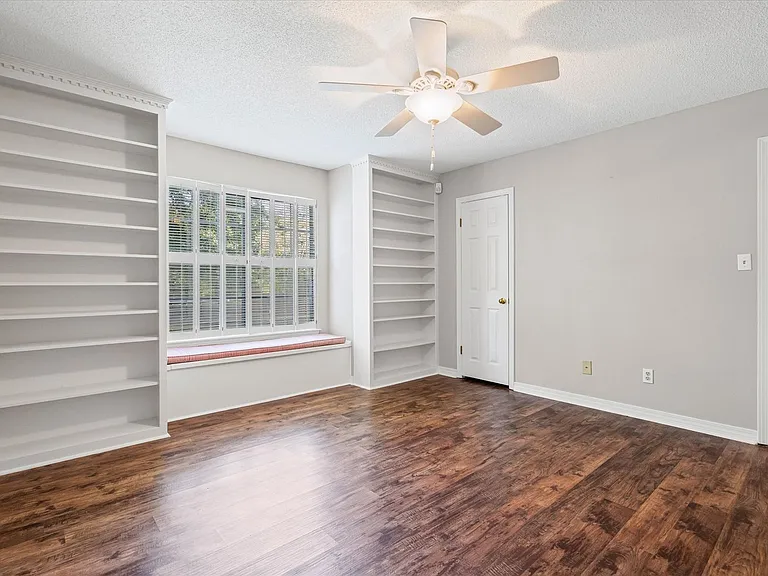 6637 Jackson Sq #B2 — Photo 11