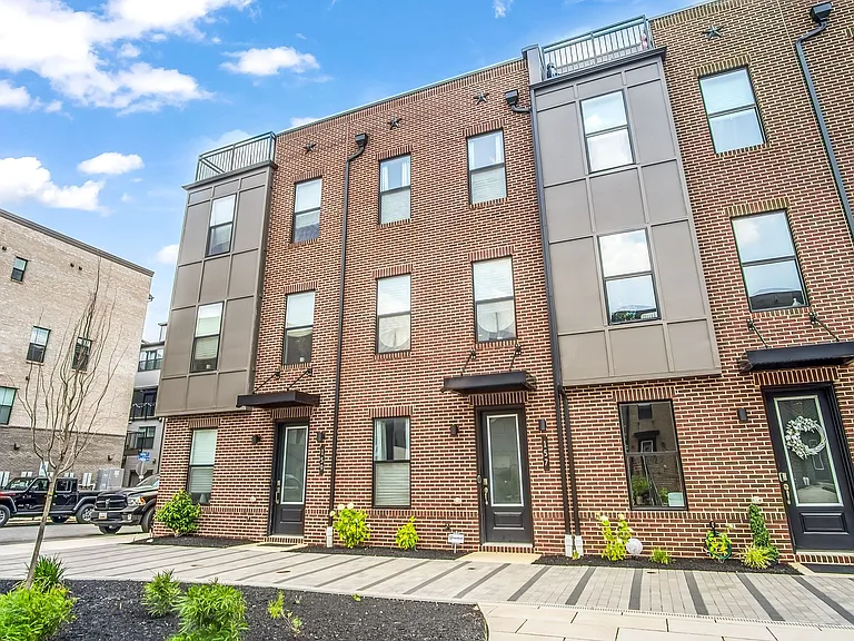 157 Locke St — Photo 1