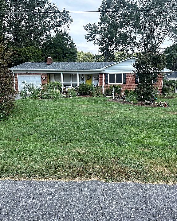 1st image of 205 General Stonewall Jackson Dr