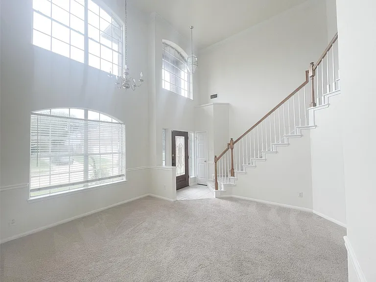 18807 Harbor Key Cir — Photo 4