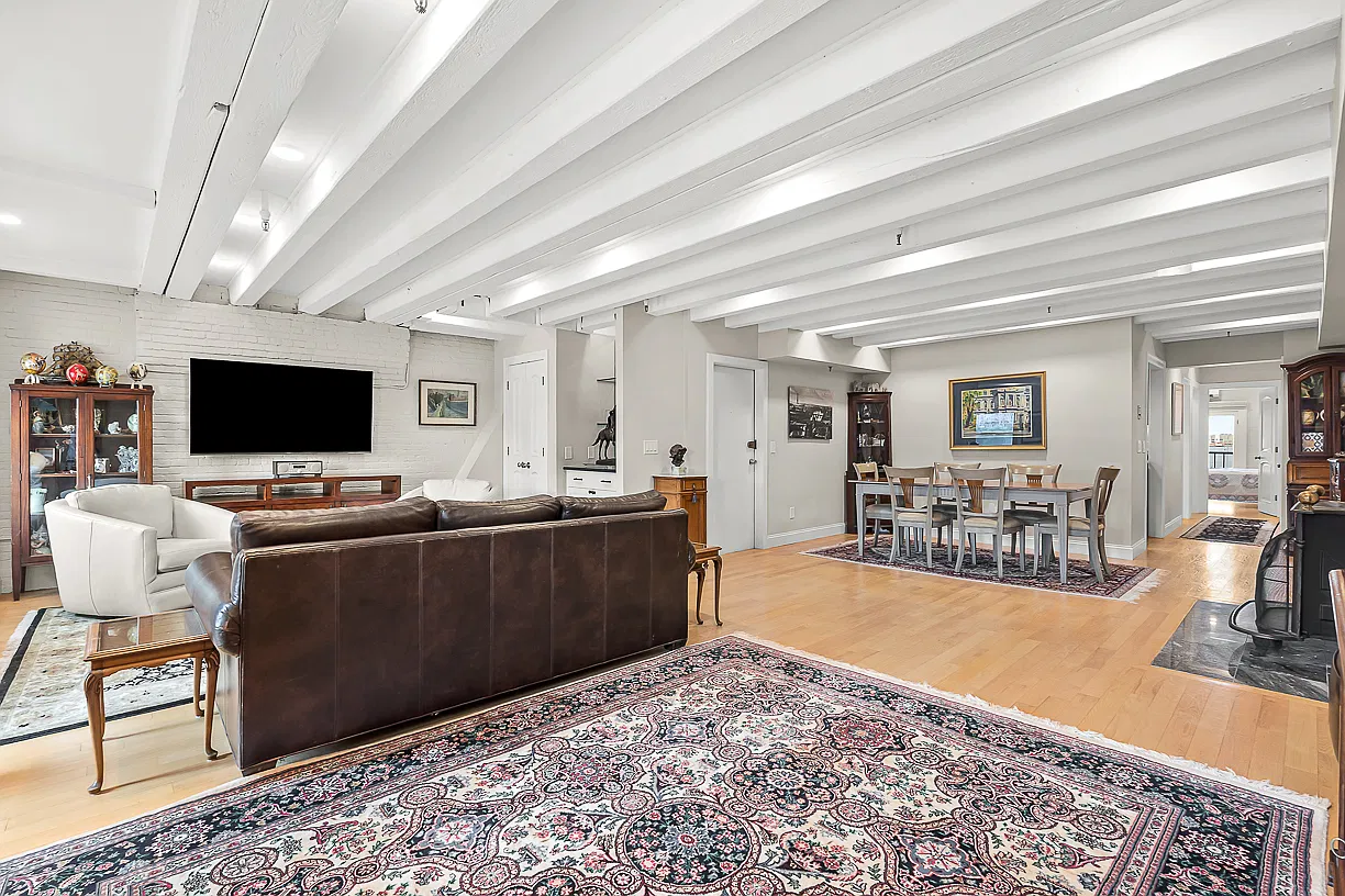 2 bed, 1184 sqft, $6,750 — Photo 3