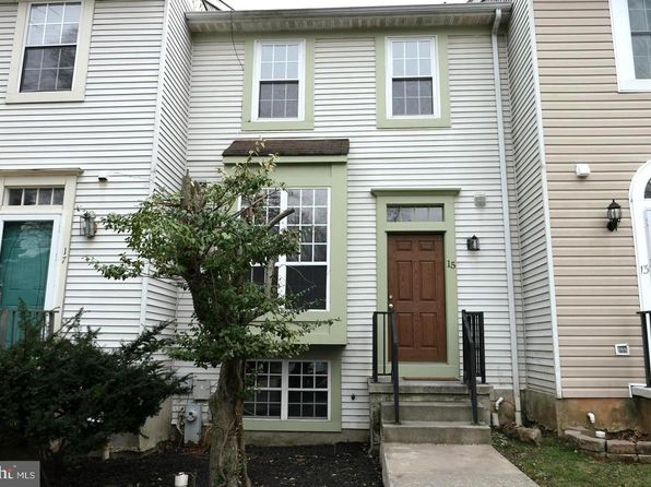 15 Cherry Manor Ct
