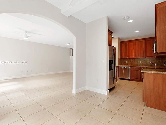 4th image of 13925 SW 86th Ct #13925