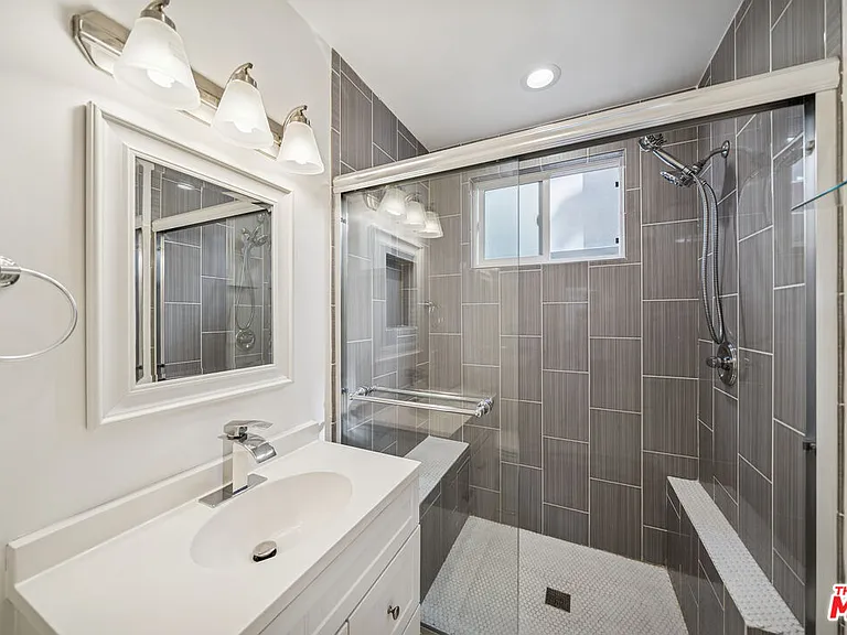 1215 N Hayworth Ave #104 — Photo 14