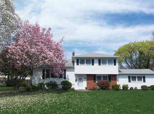 4 Nassau Pl, New Monmouth, NJ 07748