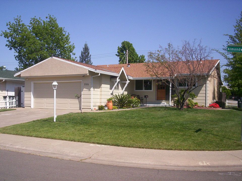 Shows like a Model Home!