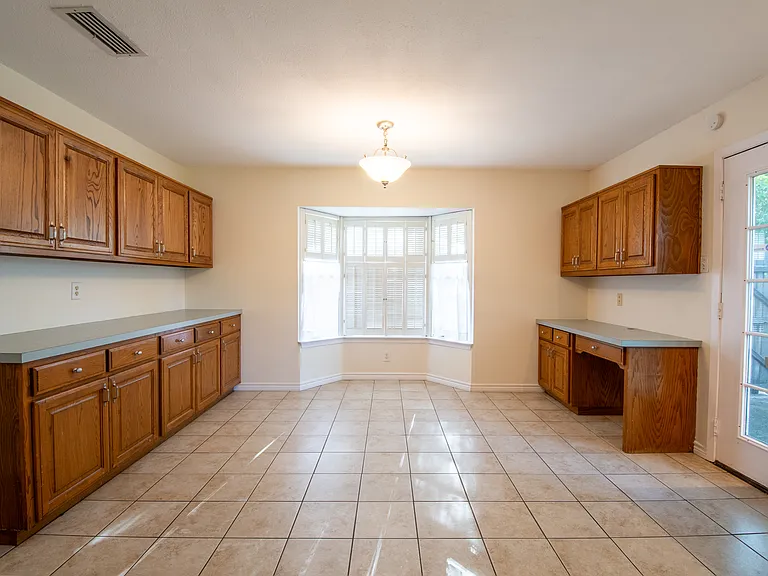 2513 Trailridge Dr — Photo 13