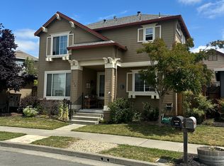 736 Mayflower St, Petaluma, CA 94954