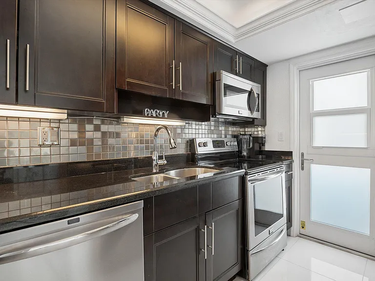 333 NE 21st Ave #1520 — Photo 7