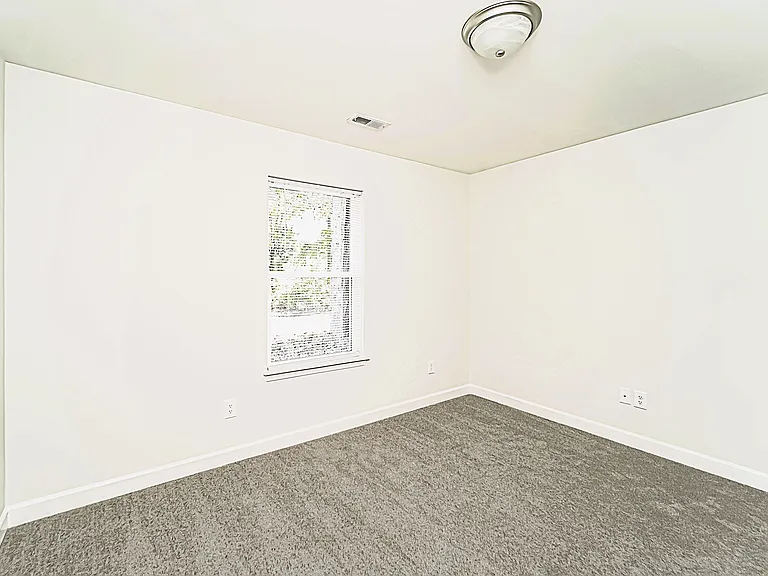 642 E Ketchie St — Photo 12