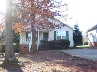 4 Wilshire Dr, Greenville, SC 29609