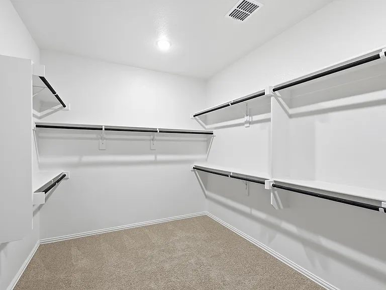 833 Daisy Corner Dr — Photo 3