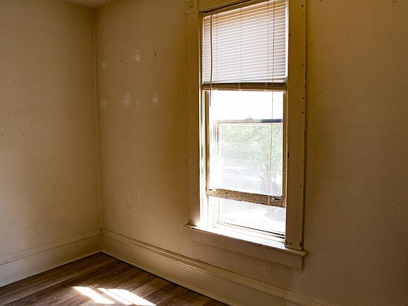 4th image of 1303 E Hennepin Ave #3